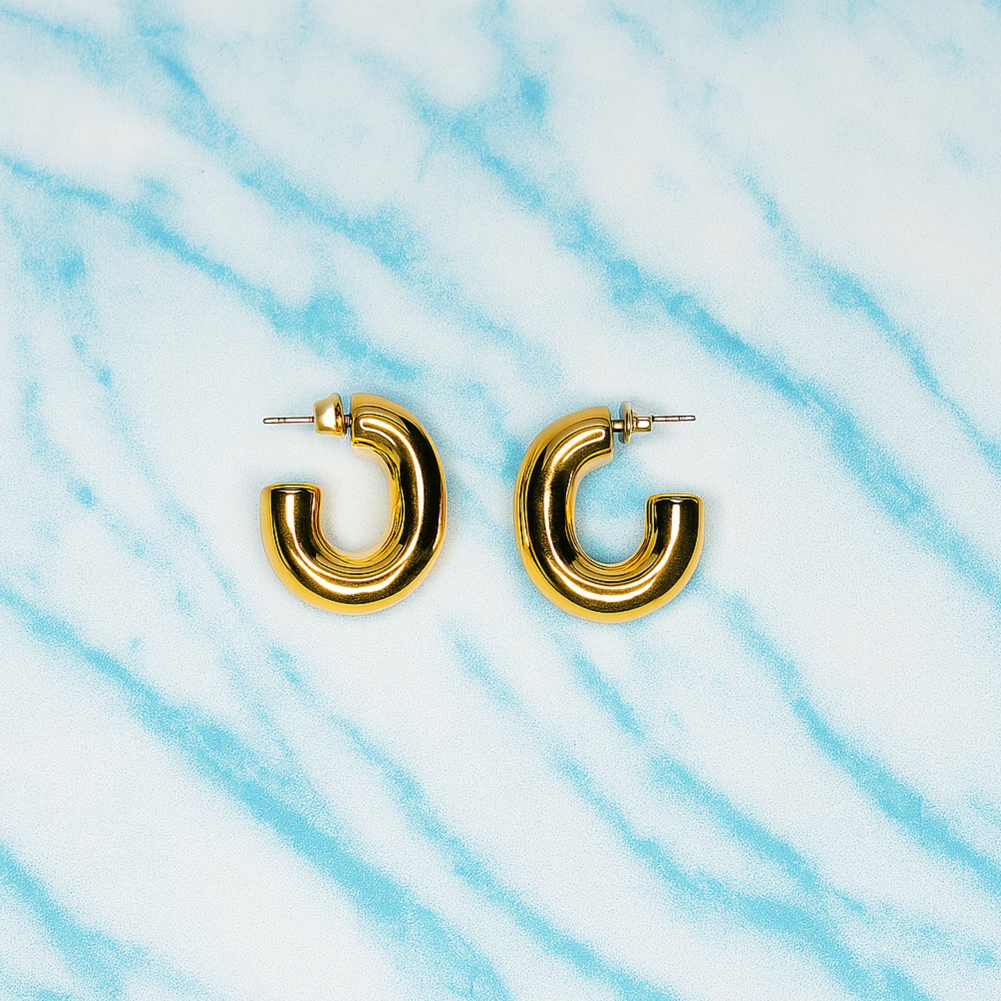 Timeless Curve Hoop Earrings: || Anti-Tarnish||