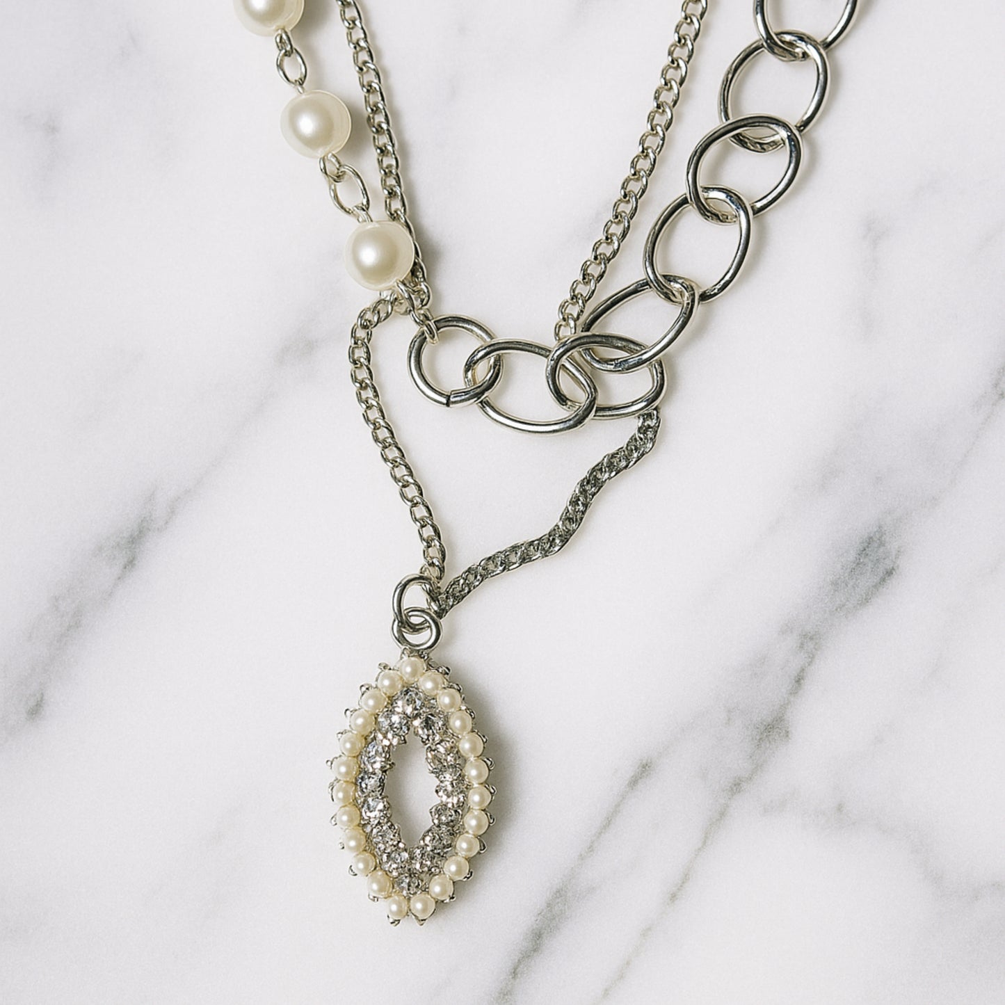 Chunky Link and Pearl Statement Necklace.