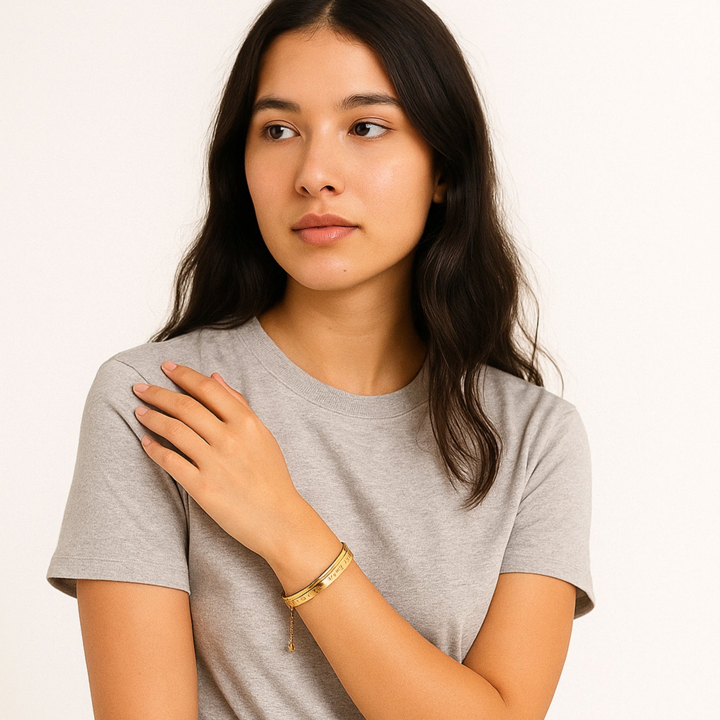 ✨ Luxe Elegance Gold-Plated Bracelet.