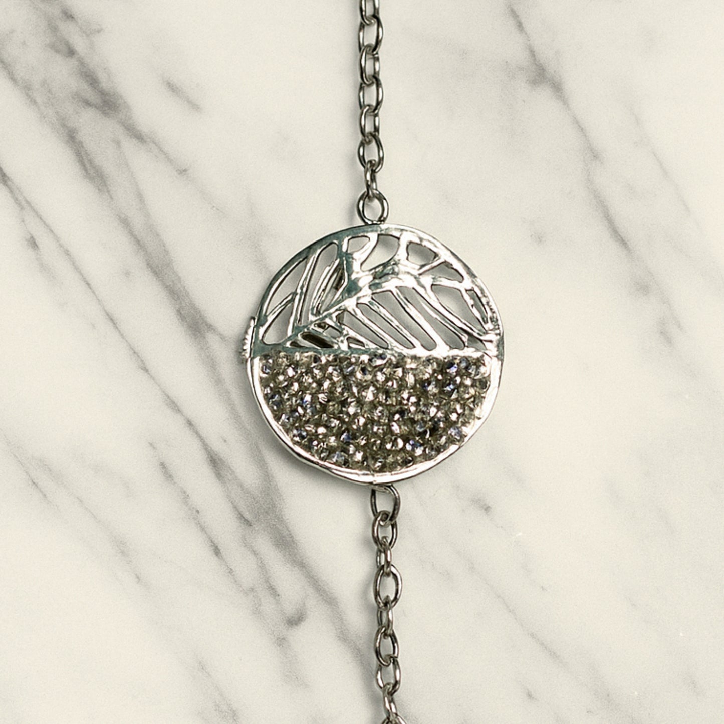 The Lumiere Leaf Bracelet.