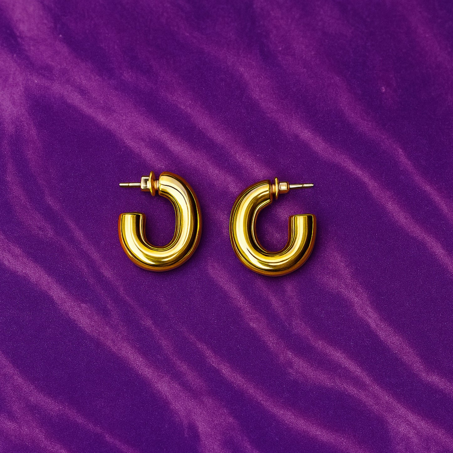 Timeless Curve Hoop Earrings: || Anti-Tarnish||