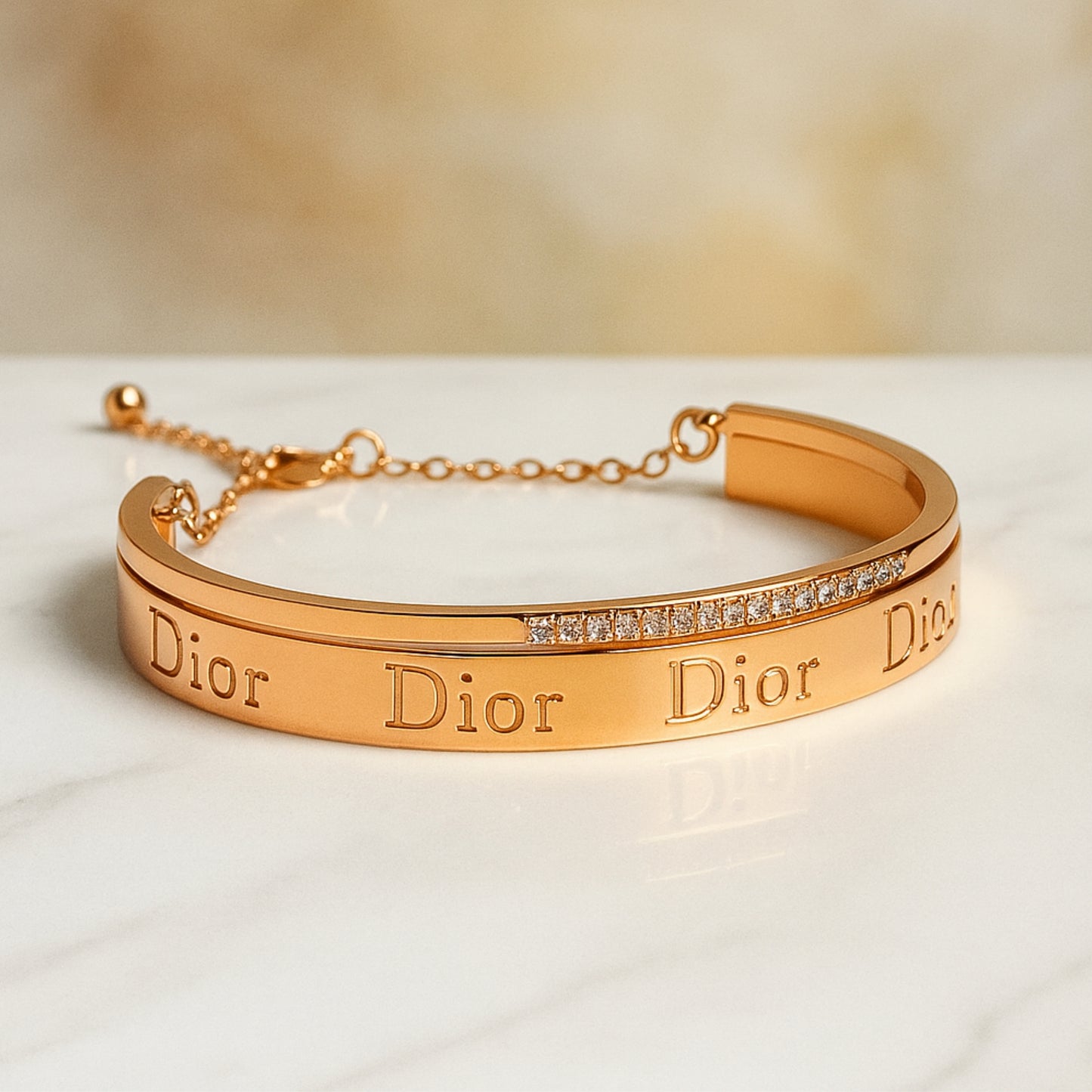 ✨ Luxe Elegance Gold-Plated Bracelet.