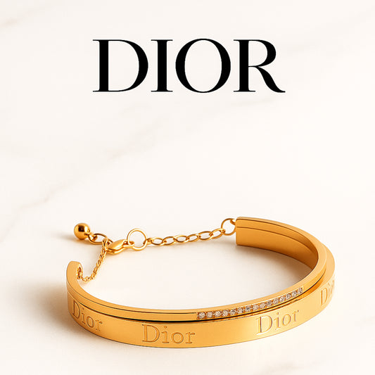 ✨ Luxe Elegance Gold-Plated Bracelet.