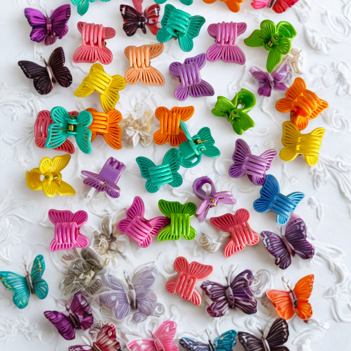 Butterfly 30-Piece Mini Clutcher Set with 2 Free Scrunchies.